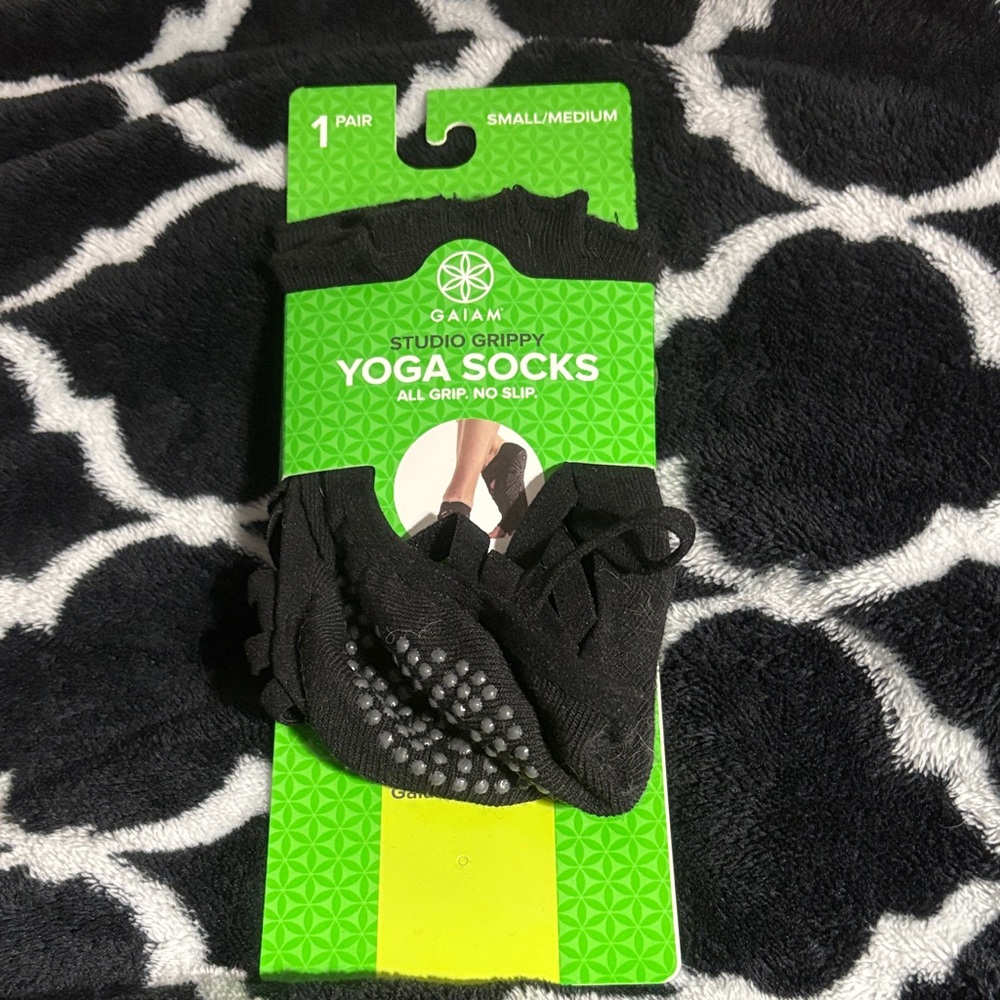 NWT GAIAM Studio Grippy Black Yoga Socks